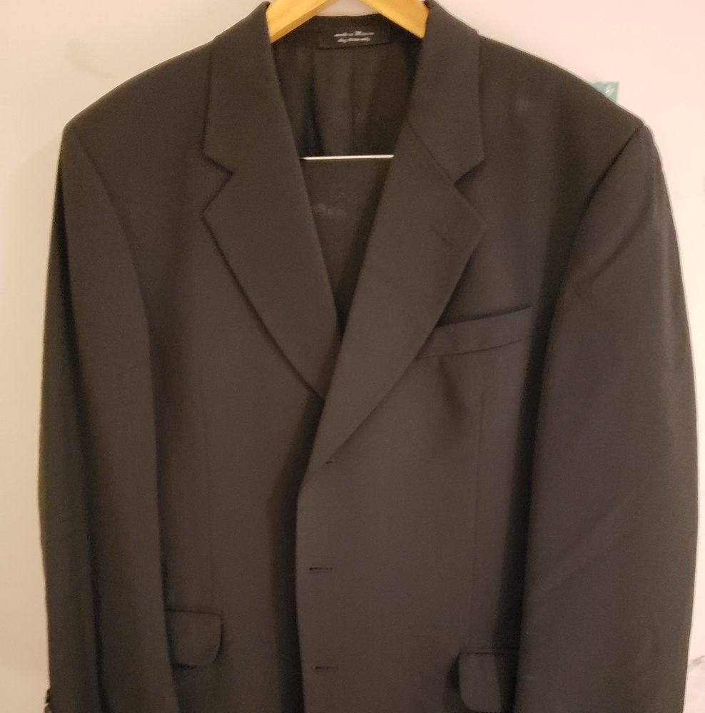 Black Ron Chereskin suit